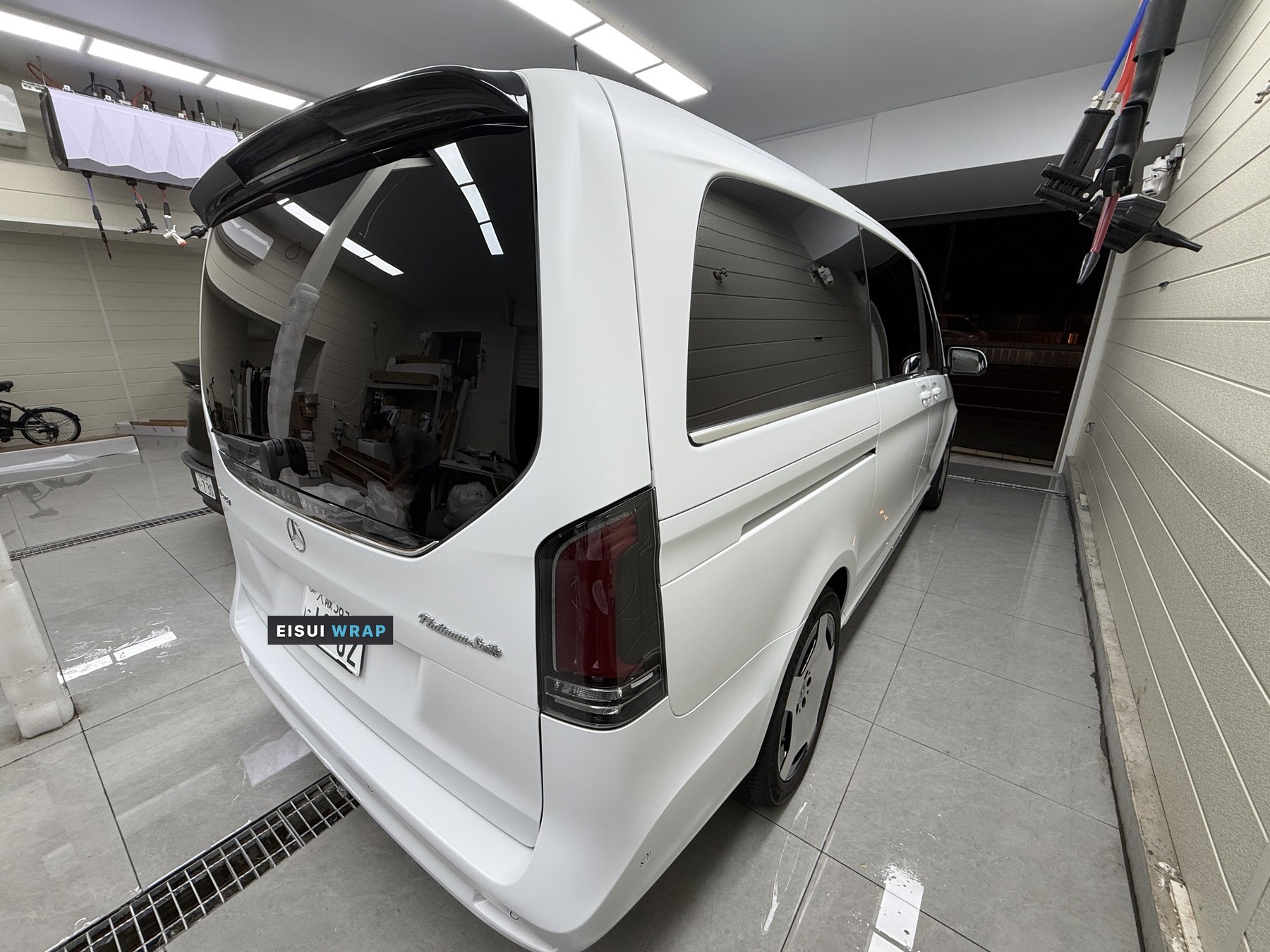 透明マットPPF施工後のV220d、リアと側面