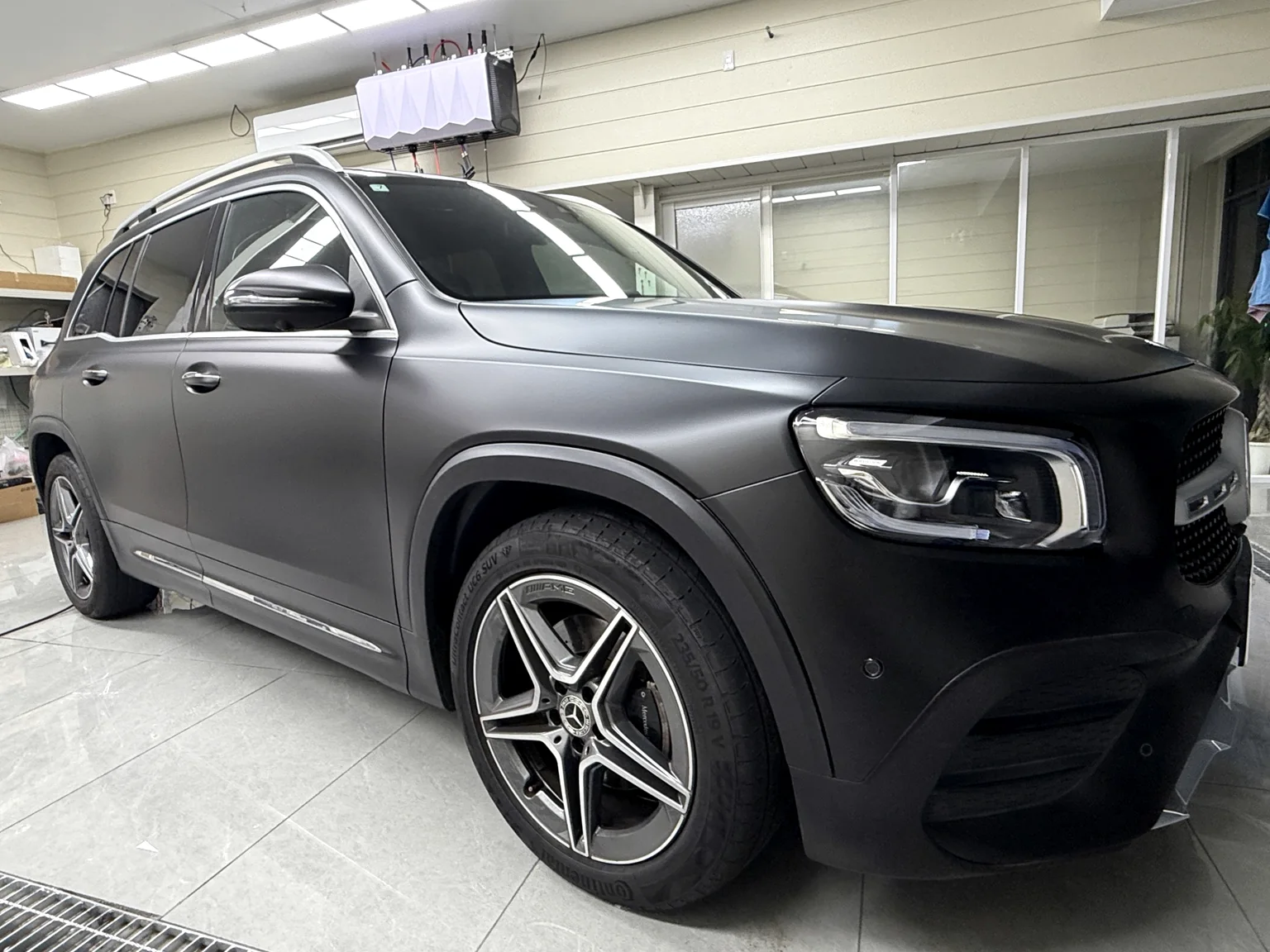 大阪で透明マットPPFを施工したMercedes-Benz GLB 200 d 4MATIC