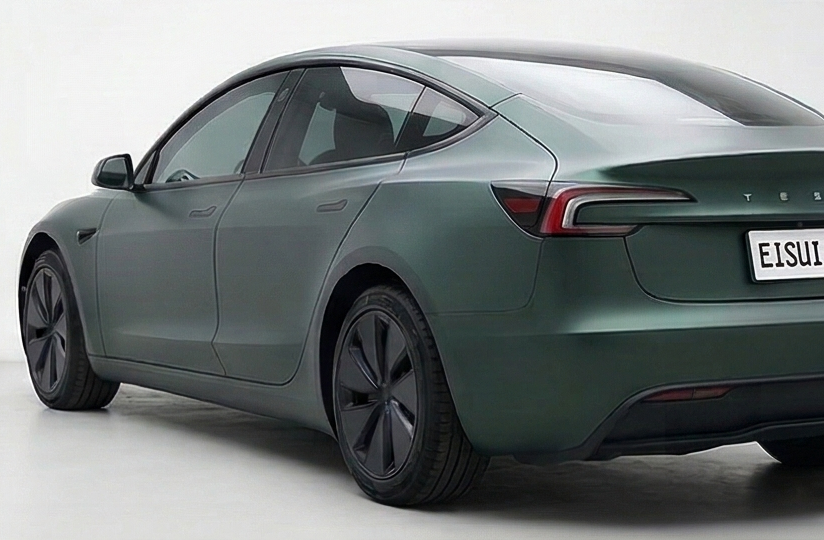 EISUI WRAP 施工例：Tesla Model 3 マットグリーン（リアクォーター）
