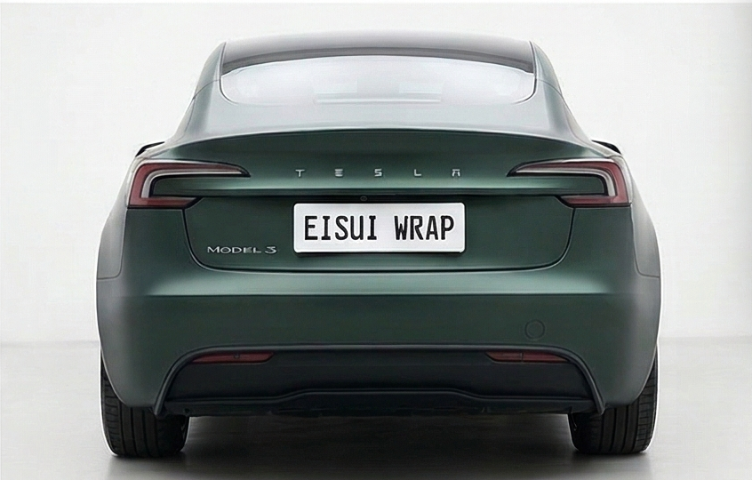 テスラ Model 3 カスタム マットグリーン（リアビュー）