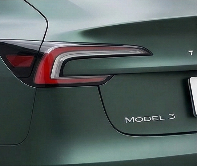 カーラッピング 細部施工：テスラ Model 3 テールランプ周辺