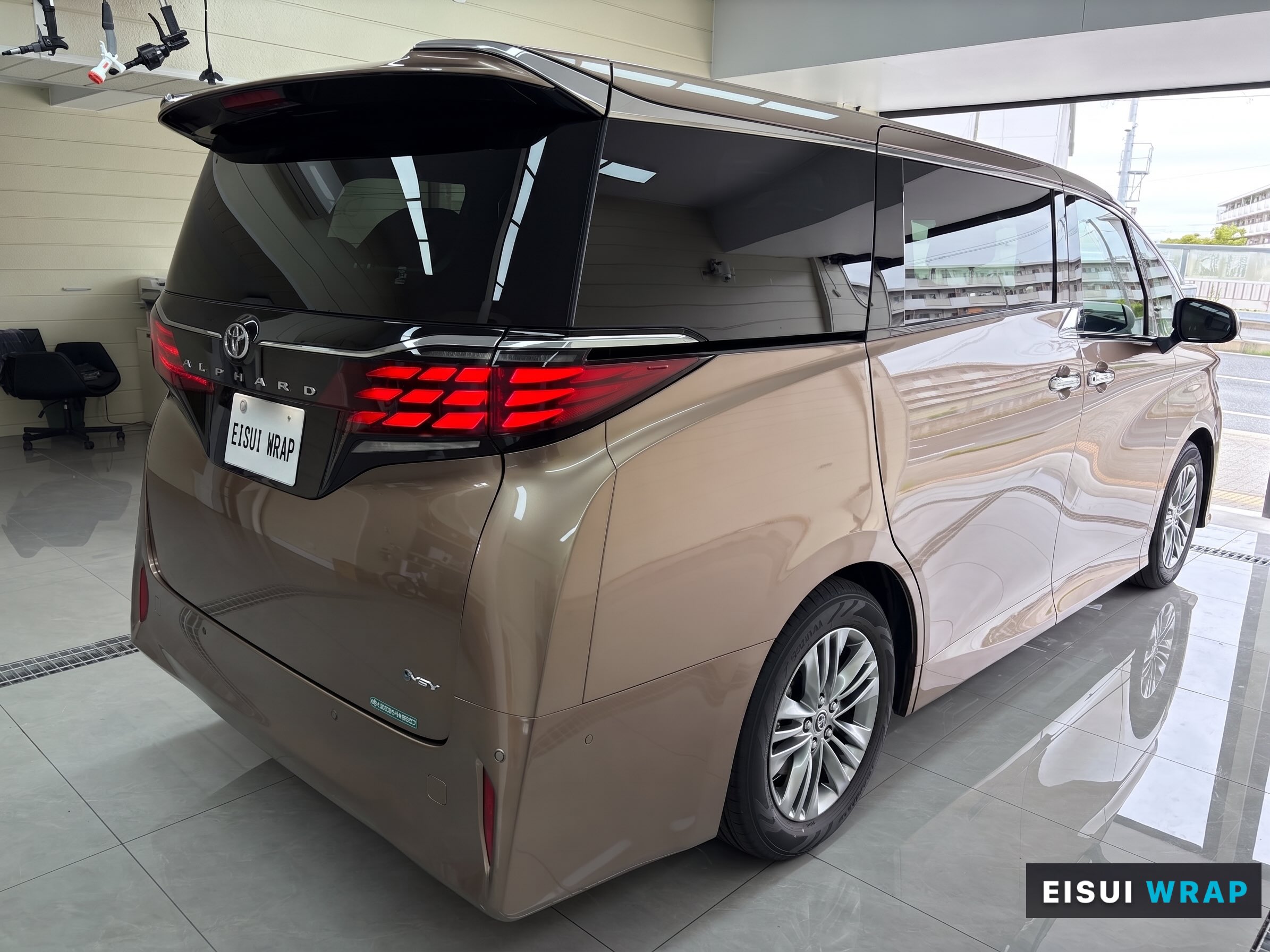 rear view and body finish of Toyota Alphard 40 Clear PPF by EISUI WRAP Osaka