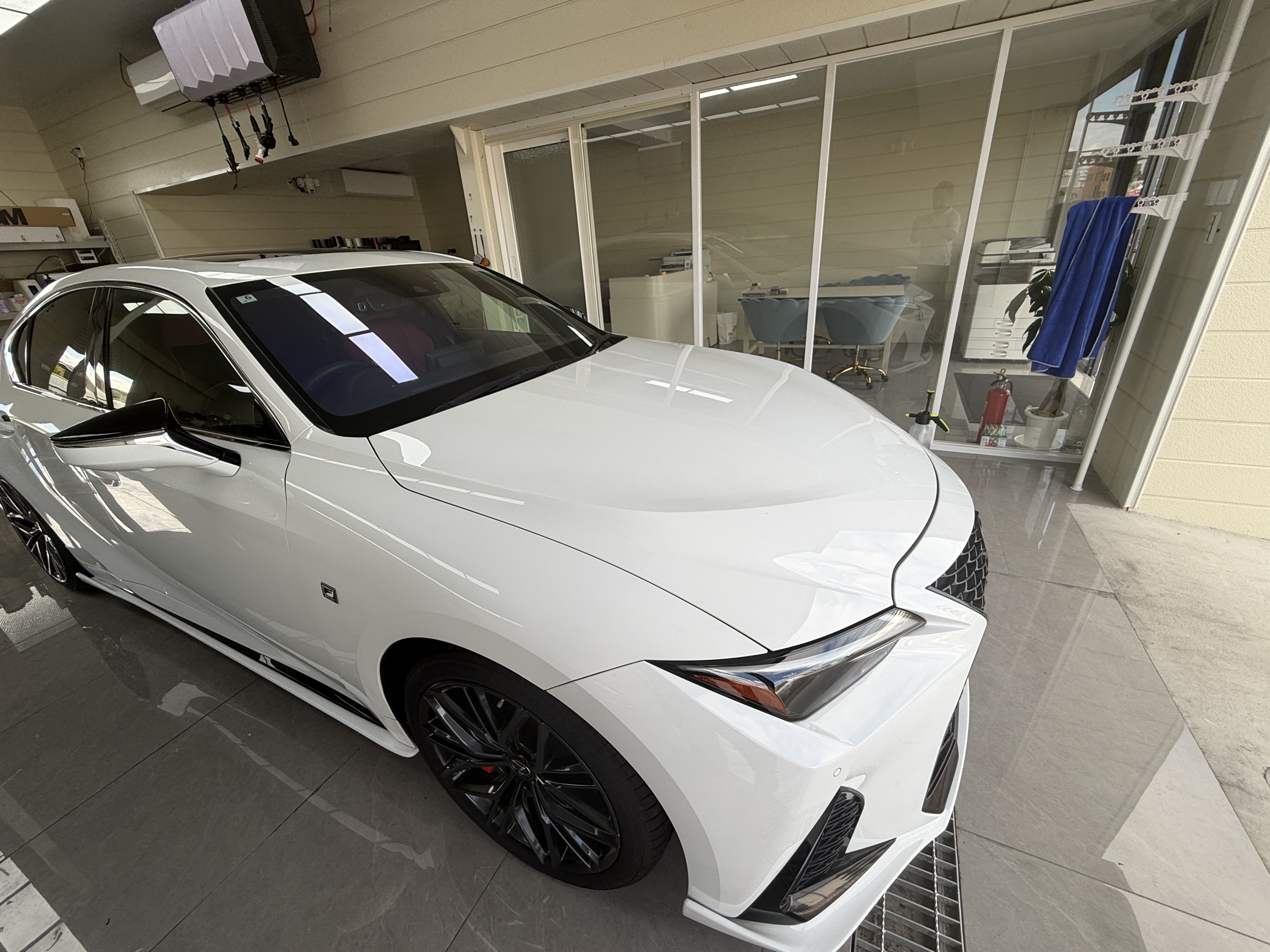 Lexus IS300h フロントサイド 施工前