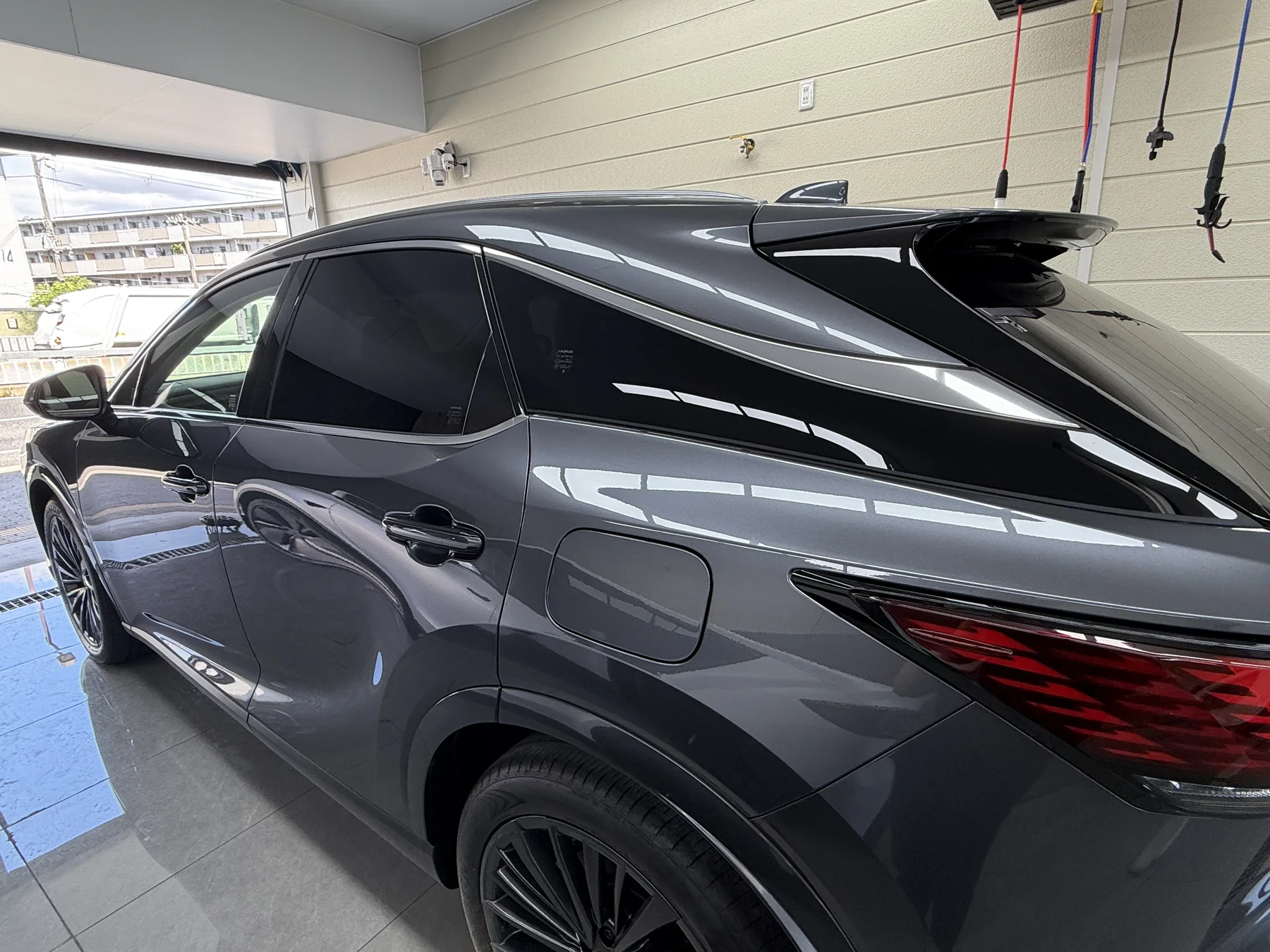 大阪 2026年式Lexus RX 部分ブラックアウト施工前 サイドビュー