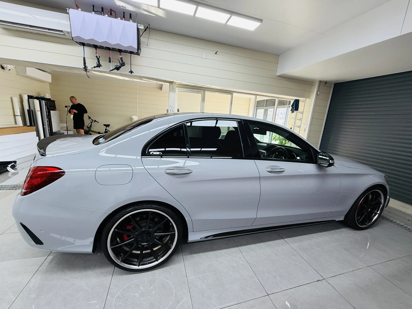 ベンツ W205 ナルドグレー ラッピング施工後 サイドビュー