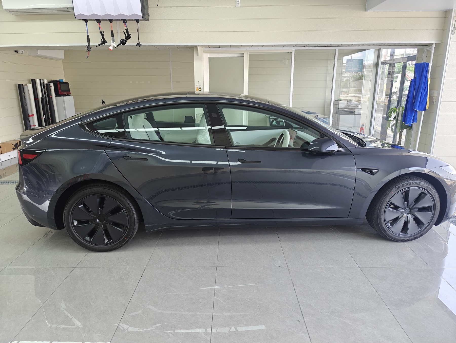 テスラ Model 3 施工前 サイド ステルスグレー
