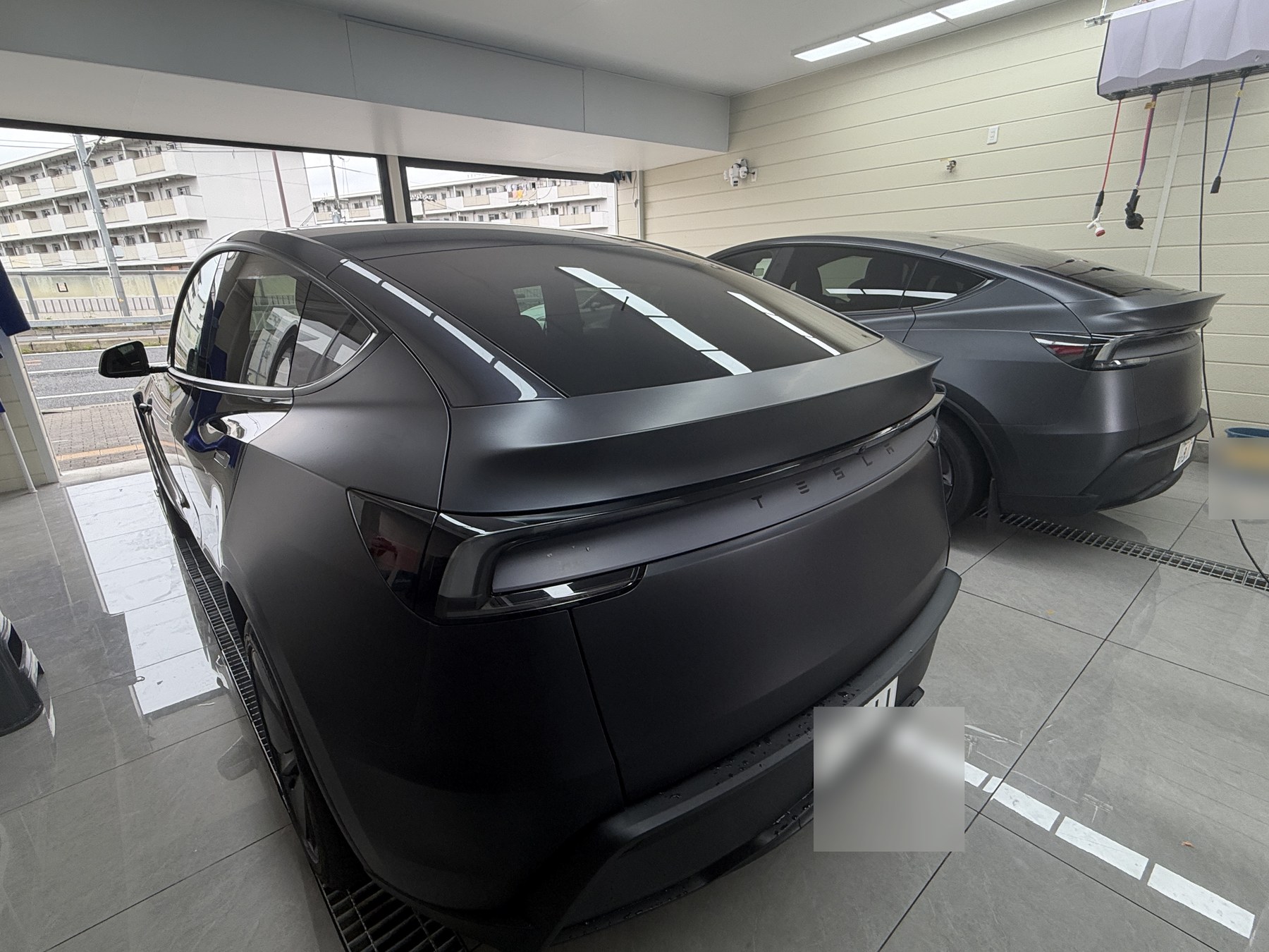 Osaka Suminoe Tesla Model Y dual transparent matte PPF finished matte Stealth Grey