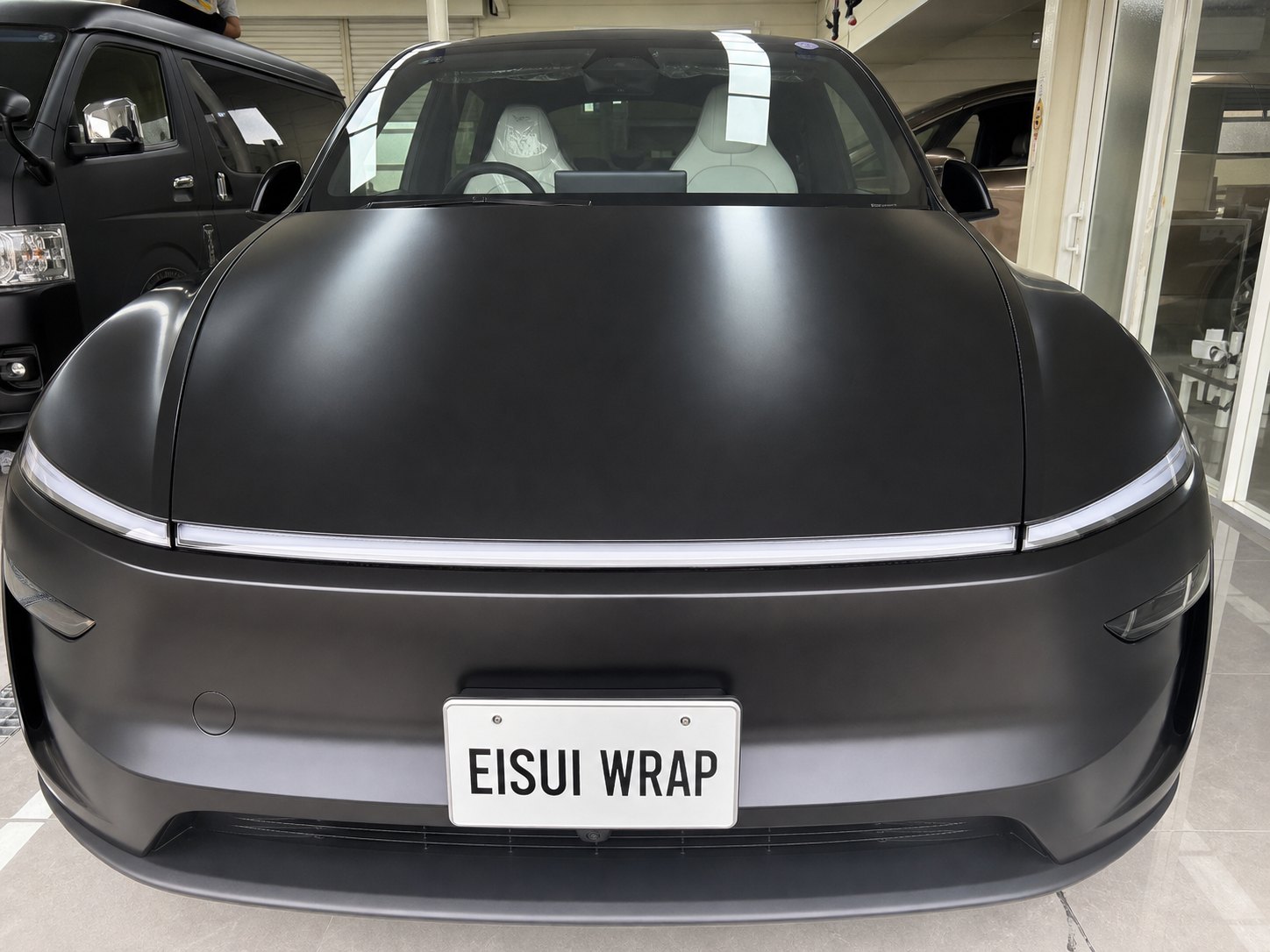 大阪 テスラ Model Y L EISUI-YG-M75施工後 マットブラック フロント