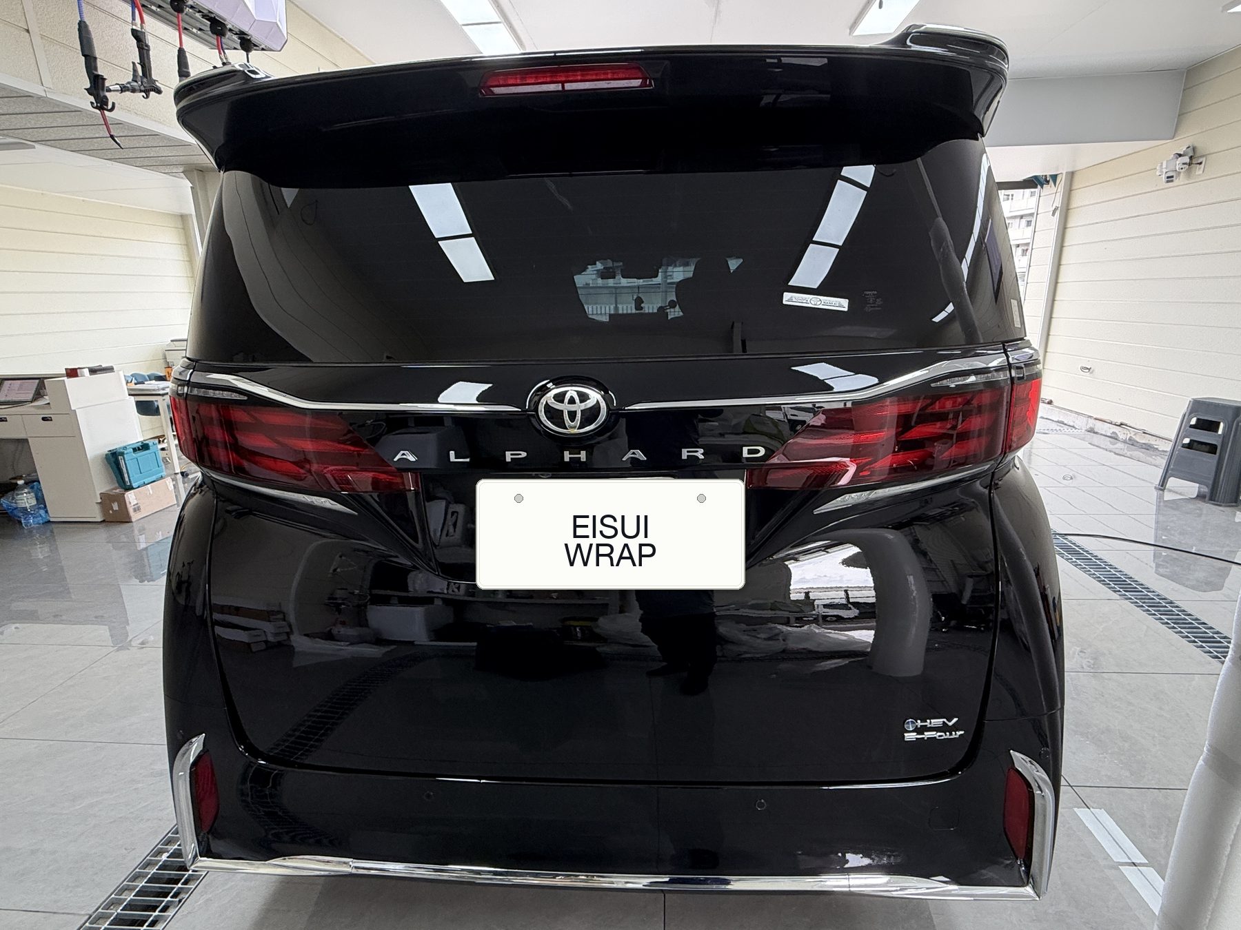 Toyota Alphard 40 rear view after clear PPF installation