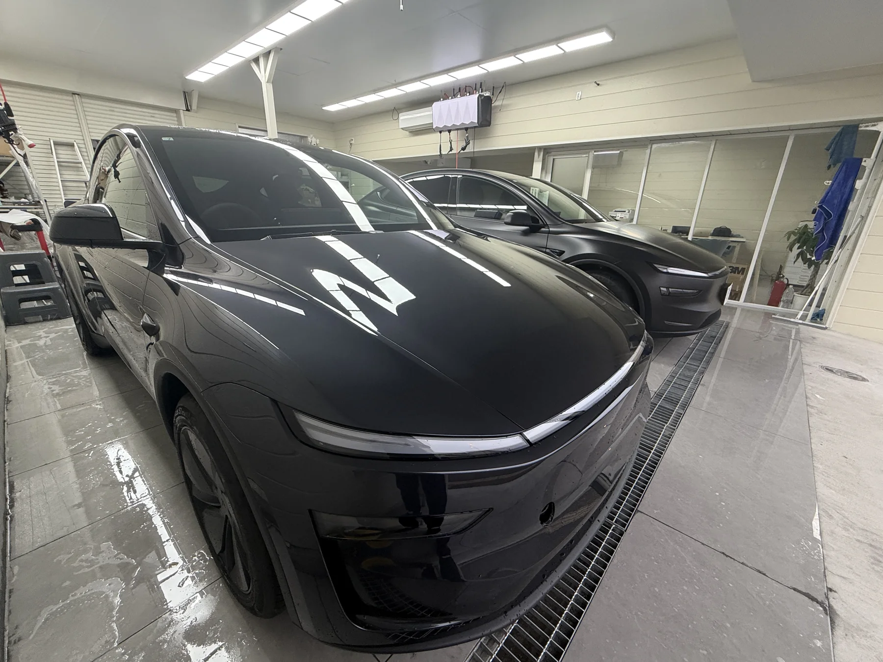 大阪市住之江区 EISUI WRAP Tesla Model Y 透明マットPPF施工写真 2