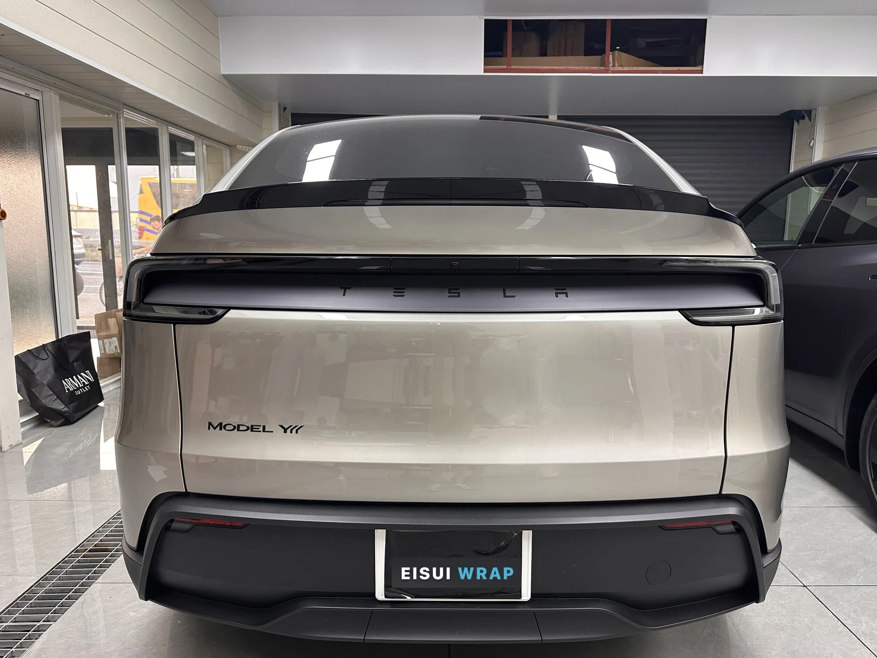 Tesla Model Y L コズミックシルバー 透明マットPPF施工前 リア