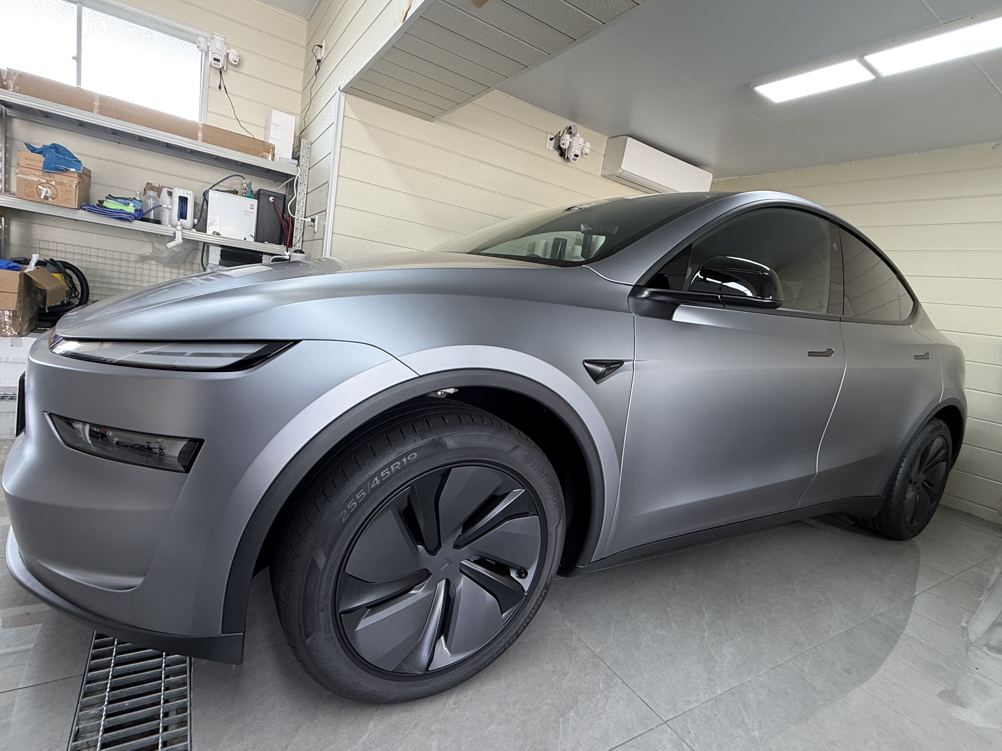 テスラ Model Y ステルスグレー 透明マットPPF施工後
