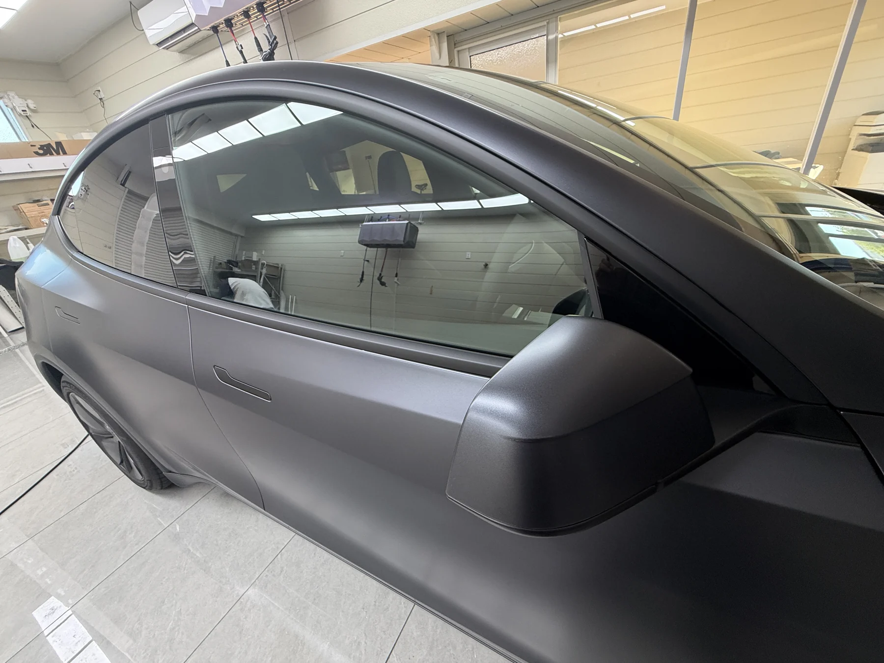 新型Tesla Model Y 透明サテンPPF 左右ミラー施工後