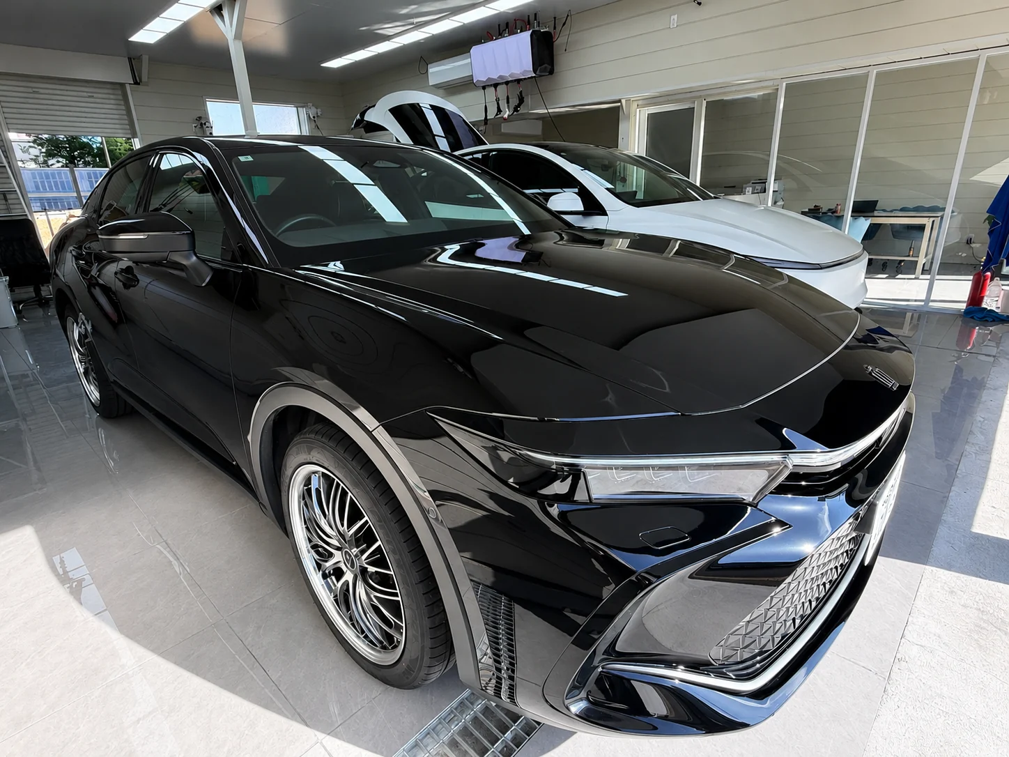 大阪 EISUI WRAP クラウン クロスオーバー 透明PPF施工後 フロント左