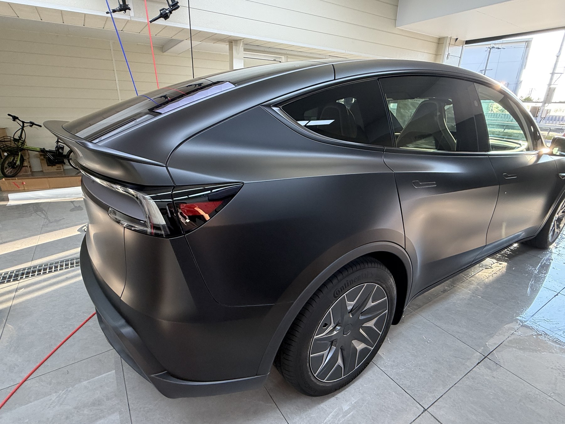 大阪 Tesla Model Y L 透明マットPPF施工後 リアサイド