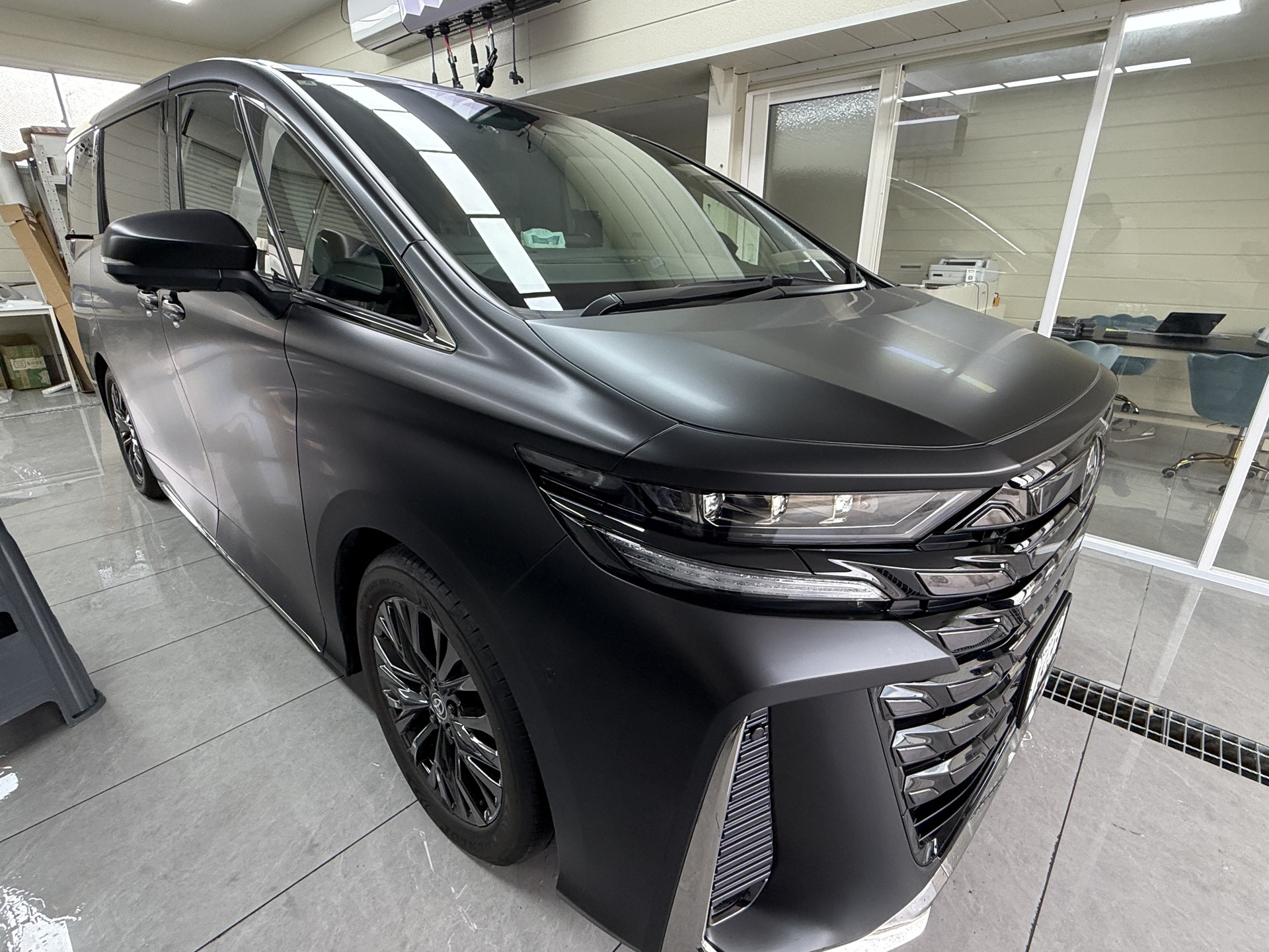 2025 Toyota Vellfire Black Satin PPF in Osaka | EISUI WRAP